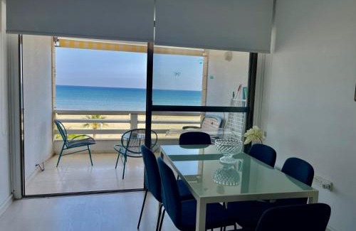 Larnaca Apartment | Sea View Suite in Makenzy