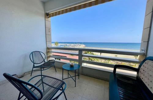 Larnaca Apartment | Sea View Suite in Makenzy