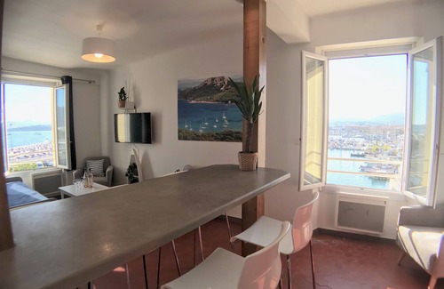 Le Mourillon Apartment | Sea view - T3 - 10 mn from station
