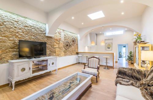 Olhao Villa | Sea-view villa in Quelfes + Shared pool