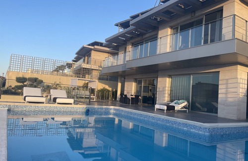 Golf Bahia Villa | Sea-view villa with very large pool 8 minutes from the beach.