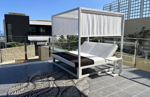 Golf Bahia Villa | Sea-view villa with very large pool 8 minutes from the beach.