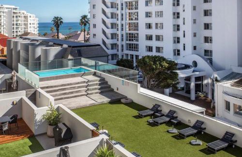 Sea Point Apartment | Sea Views 3 bed - The Fairmont - Sea Point BantryBay