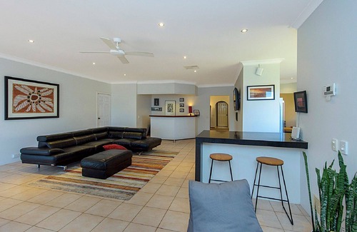 South Bunbury House | Sea Views on Ramillies - Families Welcome WIFI