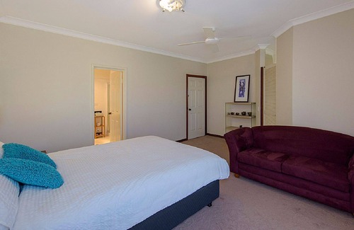 South Bunbury House | Sea Views on Ramillies - Families Welcome WIFI