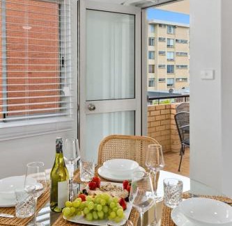 Wollongong CBD Apartment | Sea Vista Escape - A Charming Waterside Stay