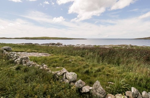 Roundstone House | SEA WATCH HOUSE, pet friendly in Roundstone, County Galway