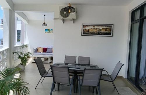 Manyimbo House | sea waves view nyali apartment