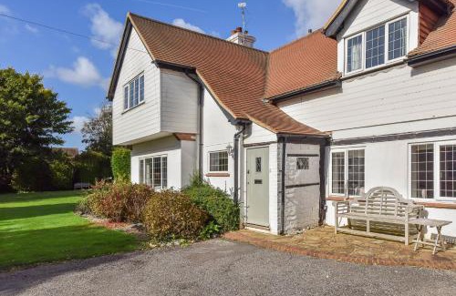 Middleton-on-Sea House | Sea Way by inspirestays-com