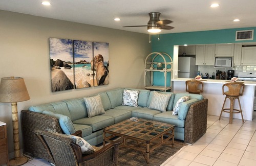 Red Hook Condo | SEAbbatical on Sapphire- Steps to the beach! Sleeps 5