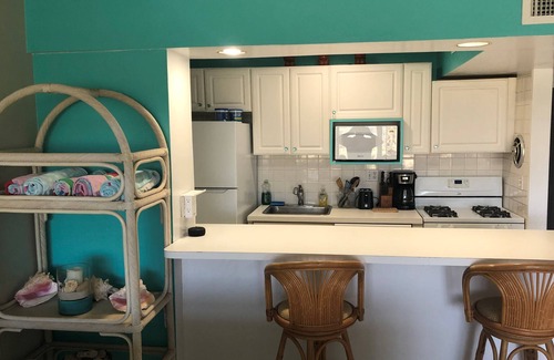 Red Hook Condo | SEAbbatical on Sapphire- Steps to the beach! Sleeps 5