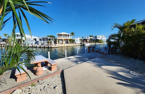 Cudjoe Key RV Rental | Seabreeze Escape WF RV Lot 489