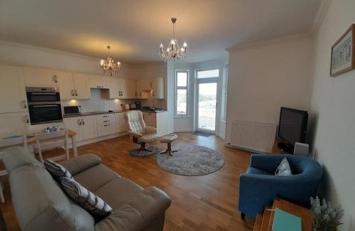 Banff House | Seabreeze