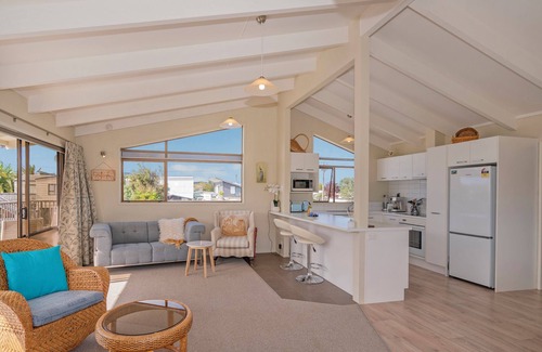 Whitianga House | Seabreeze on Cook - Whitianga Holiday Home