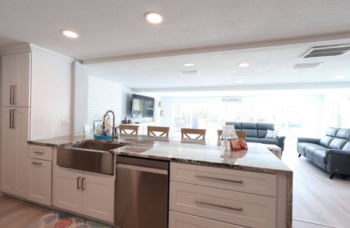 Siesta Key House | SeaClusion Pool home on a Canal