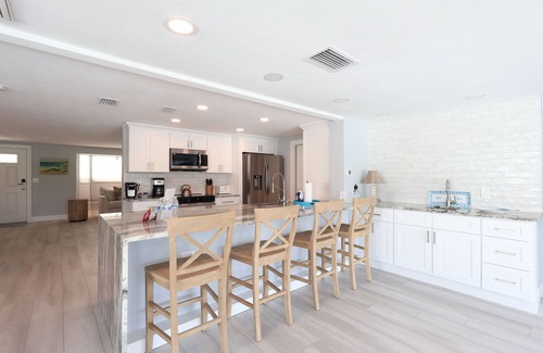 Siesta Key House | SeaClusion Pool home on a Canal