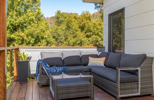 Elizabeth Beach House | Seaclusion . walk to the Beach, Lake or the The Recky!