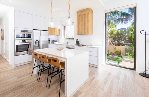 Northwest Point Condo | SeaDreams #1: Newly Built Oceanfront Condos w/Rooftop Lounge + Pool & Heated Spa