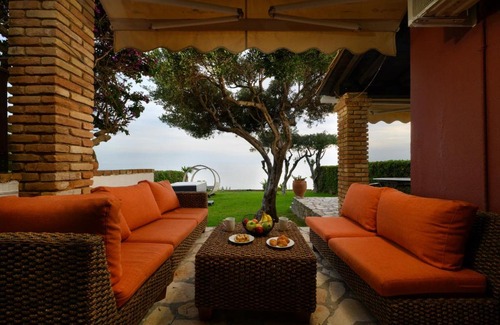 Parelia Villa | Seaduced Beachfront Villa by CorfuEscapes