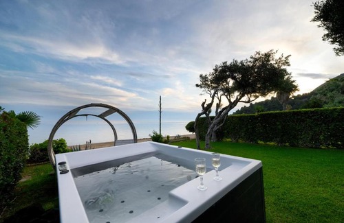 Parelia Villa | Seaduced Beachfront Villa by CorfuEscapes