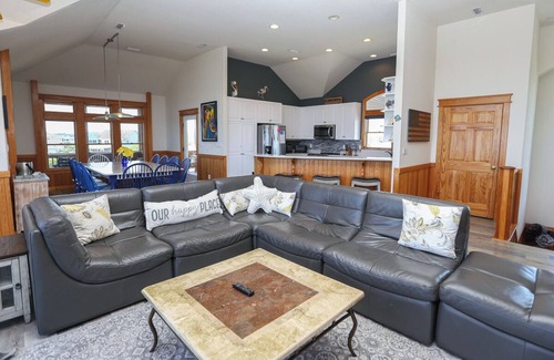 Duck House | Seaducktion - Spacious, oceanfront home with panoramic views and Private Pool!