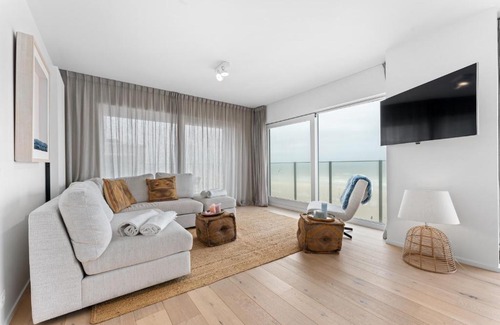 Oostduinkerke-Bad Apartment | Seaflow-Holiday appartment with frontal sea view