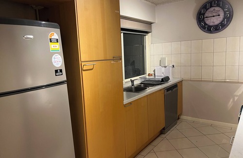 Seaford Apartment | Seaford- Seabreeze; 2 bed - sleep 4.Beautiful beach front apartment.WiFi,netflix