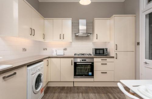 Ayr Apartment | Seaforth Suite - Donnini Apartments