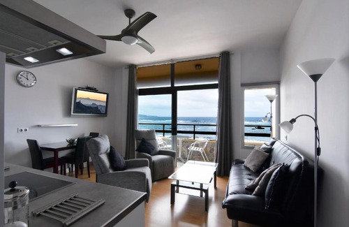 Las Palmas de Gran Canaria Apartment | Seafront Terrace Home Las Canteras Beach - Wifi