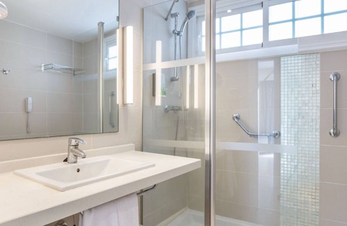 San Miguel de Abona Condo | Seafront 1-Bed Apartment | Golf del Sur | Sleeps 4