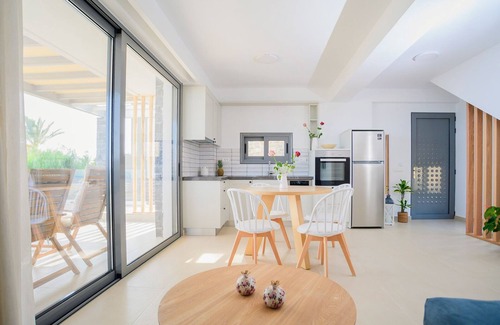 Mavros Kolimpos Villa | Seafront 4-bedroom Villa Grand Blue in Mavros Kolimpos with lovely sea views!