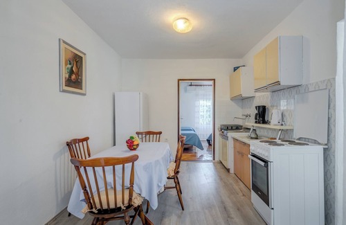 Rogoznica Apartment | Seafront apt with balcony, sea view and mooring