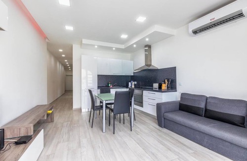 Tower Road Apartment | Seafront Designer Bliss in Central St Julian's
