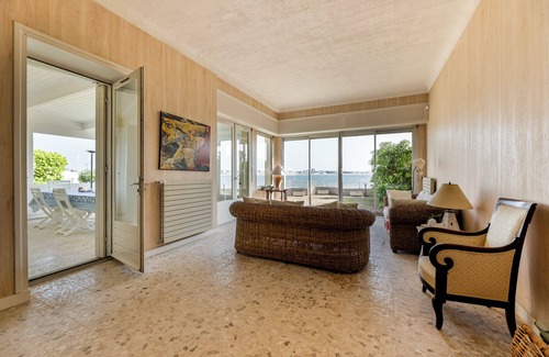 Le Pouliguen House | Seafront family villa with private beach access. Absolute calm!
