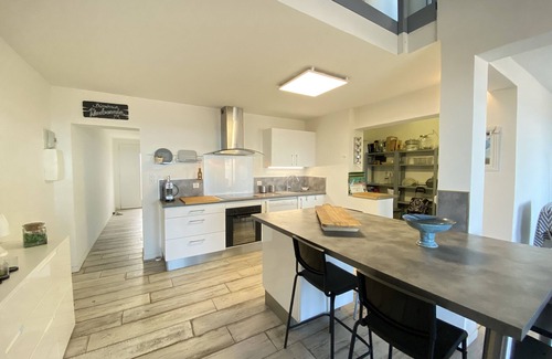 Saint-Pierre-la-Mer House | Seafront house