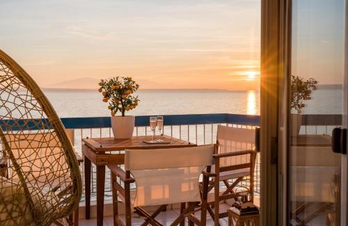 Kalamaria Apartment | Seafront Luxury President Suite Aegean Sunset