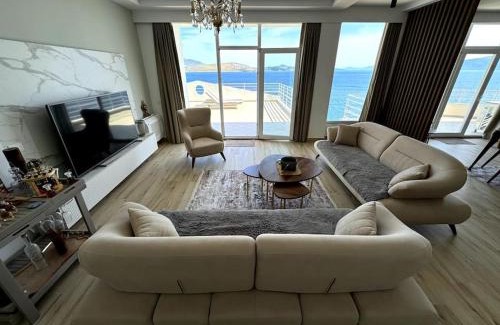 Kodrra Apartment | Seafront Oasis Luxury Apartment, with Sae View