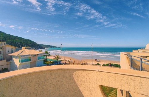 Bombas Apartment | SEAFRONT TRIPLEX WITH POOL - 4 BEDROOMS