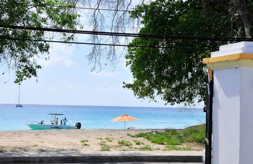 Reeds Bay House | Seagaze beach house is perfect for family, a few steps to the beach