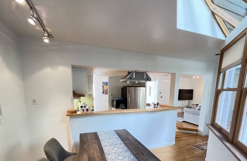 West Vancouver House | Seaglass House 1 - Spacious, Modern, Amazing Views