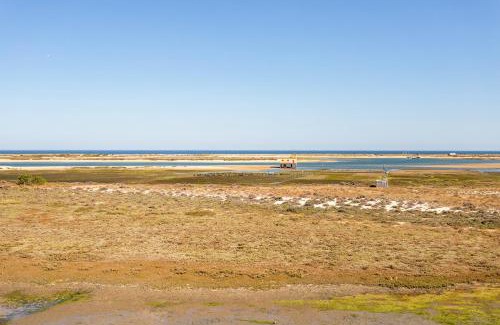 Fuseta Apartment | Seagull House - Ocean View Retreat with Pool