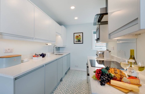 Swanage Cottage | Seagulls View, 12b The Parade