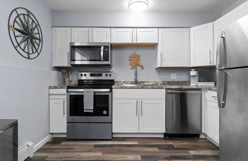 Fairview Condo | Seahaven: Midtown Peace and Convenience Unit 6