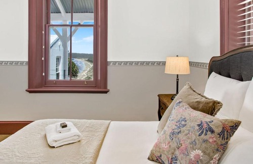 Seal Rocks House | Seal Rocks Lighthouse Cottages