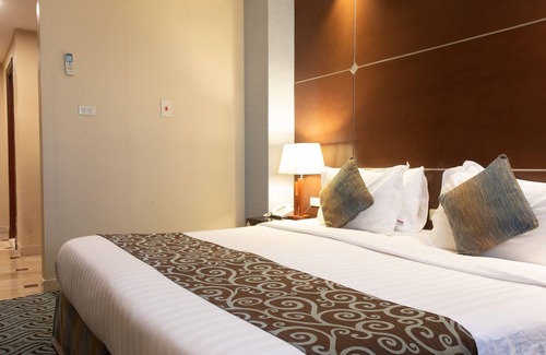 Al Faisaliyah Hotel | Sealamees Hotel | فندق لميس البحر