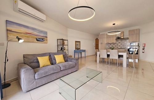 Bugibba Apartment | Sealine Apartment by Seastays.