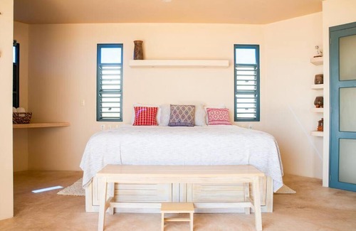 Rio Lagartos Villa | Search for "Pure Nirvana Blue"