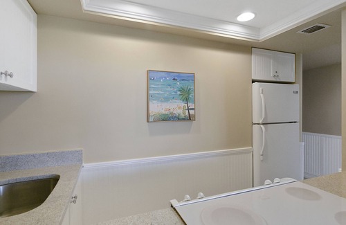 Deerfield Beach Condo | Seas the Day! 1 Bedroom/2 Bathroom Beach Condo w/Pool & Tranquil Ocean Views