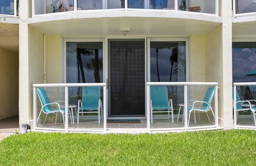 Deerfield Beach Condo | Seas the Day! 1 Bedroom/2 Bathroom Beach Condo w/Pool & Tranquil Ocean Views
