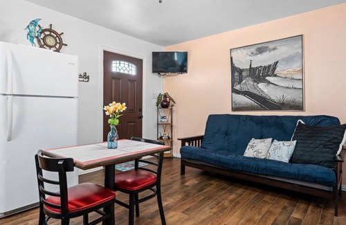 Palm Harbor Condo | Seas the Day, 1 Bed, 1 Bath, Sleeps 4, WiFi